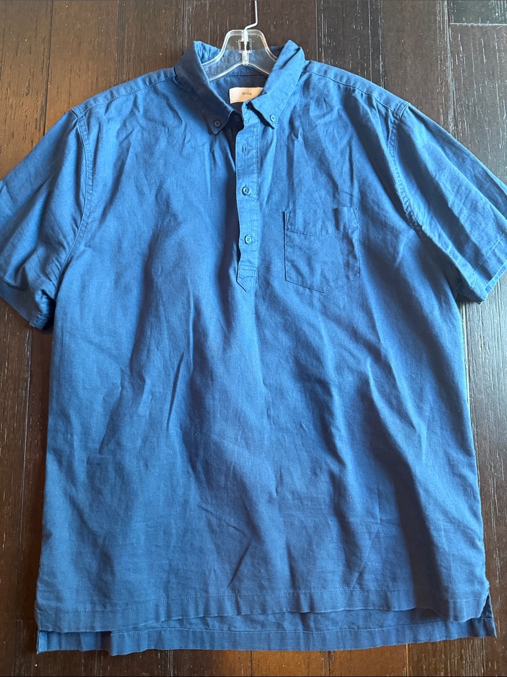 Men’s Onia collared shirt. Linen/cotton blend. Size large. EUC